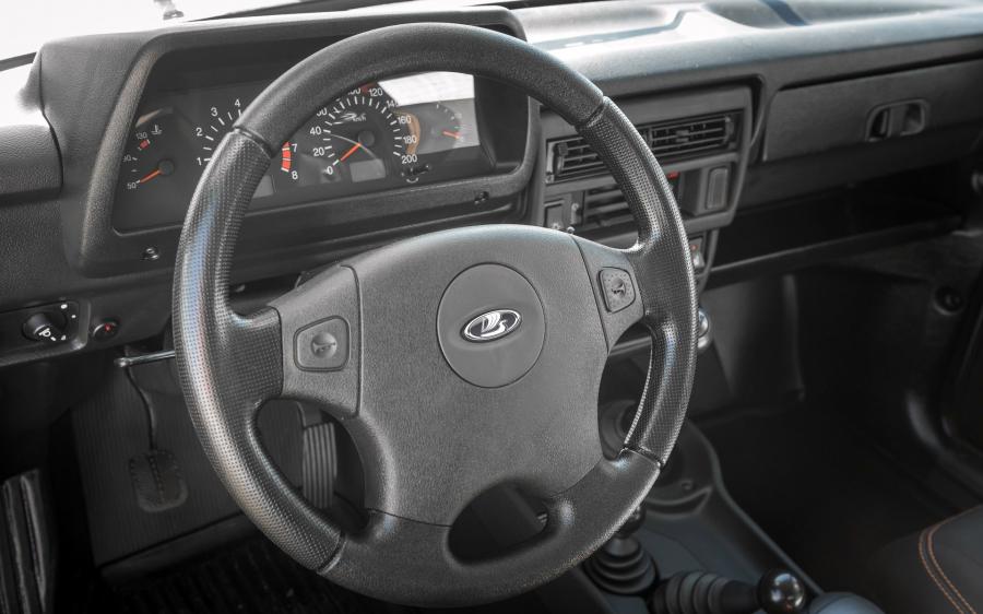 Панель приборов Lada 4x4 Urban (21310-59) 2016 года  (фото 7 из 43)